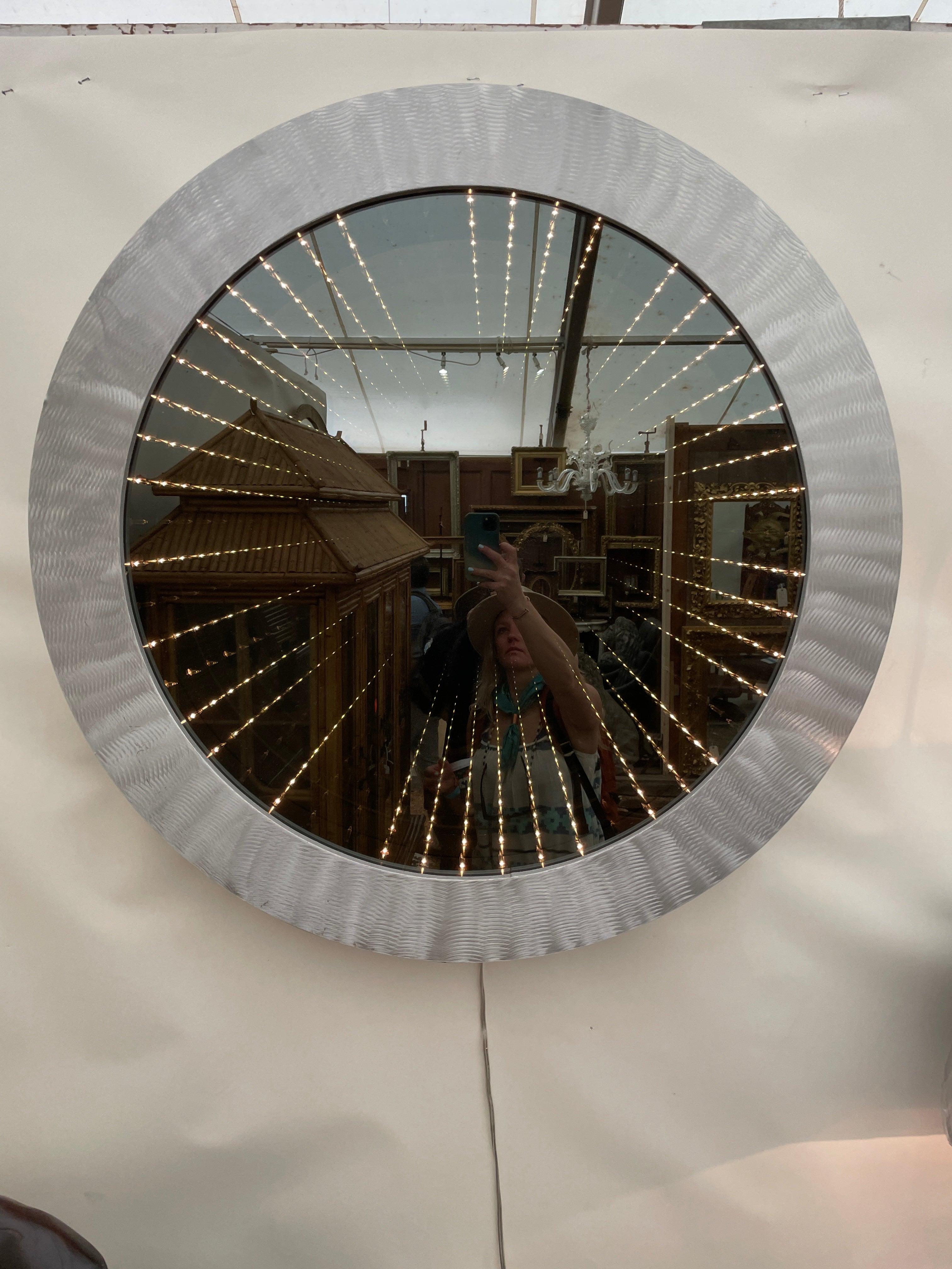 Optical Illusion Mirror – Architect's Wife